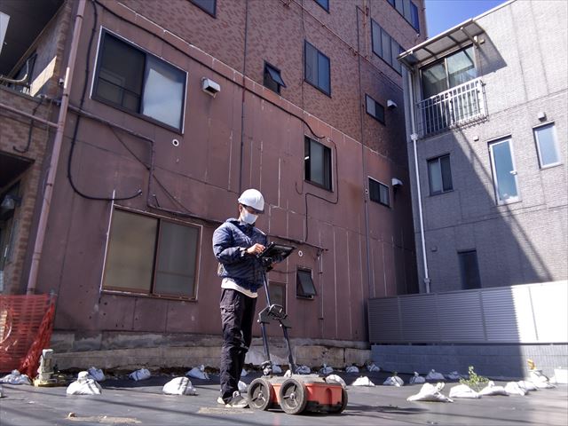 調査風景(レーダー)